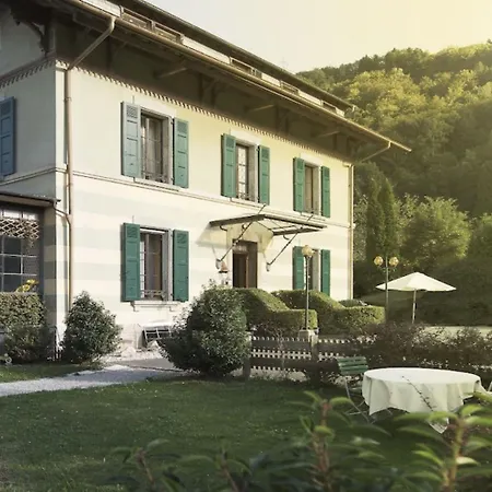 ベッド・アンド・ブレックファスト Au Vieux Manoir モンテー