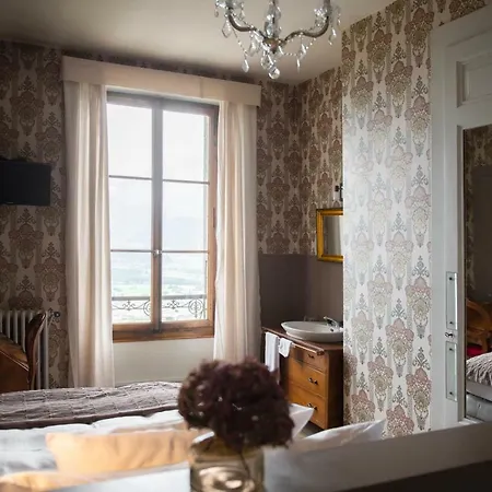 ベッド・アンド・ブレックファスト Au Vieux Manoir 2*